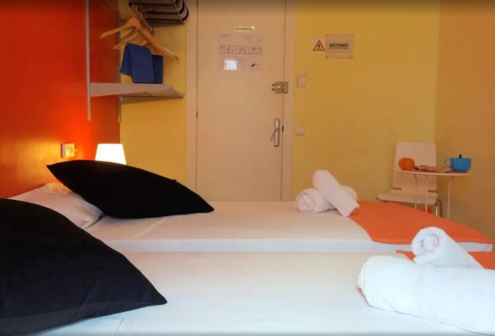 Barcelona City North Hostal المظهر الخارجي الصورة
