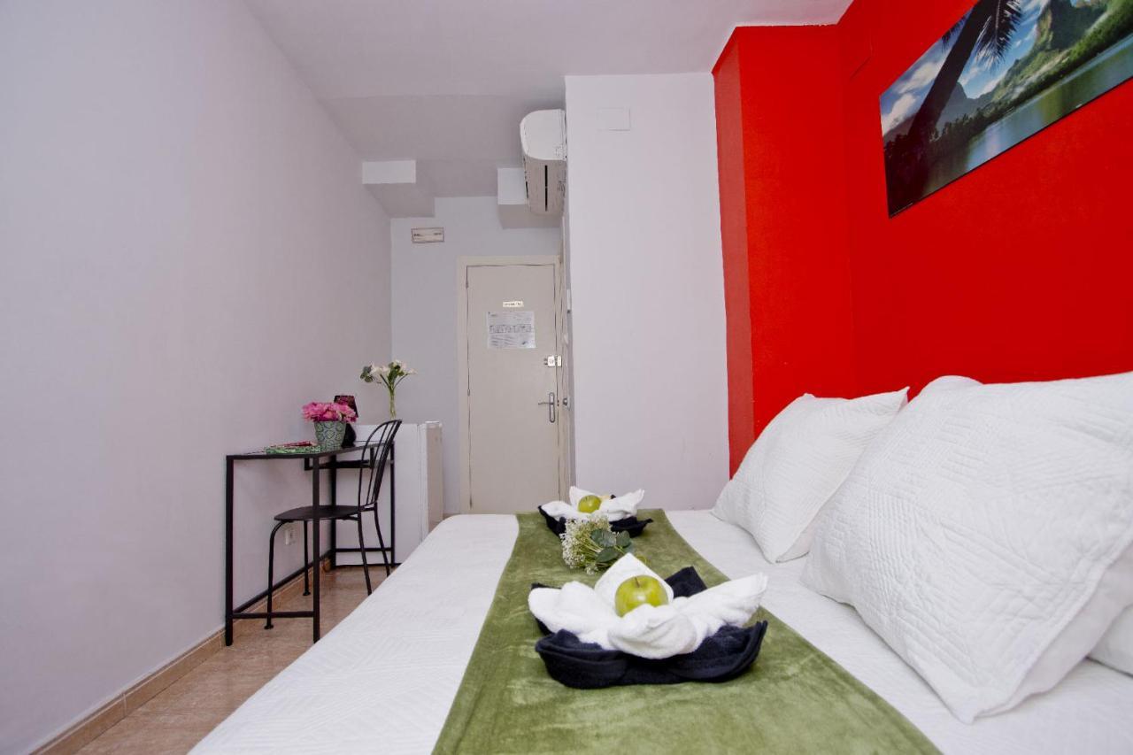 Barcelona City North Hostal المظهر الخارجي الصورة